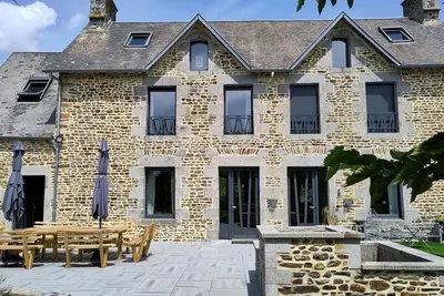 Image de Maison de caractère près du Mont St-Michel avec jardin, terrasse et chambres spacieuses