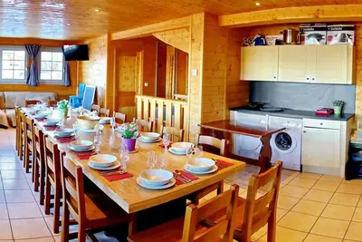 Image de Chalet de luxe 4* · Tout confort · Jacuzzi & Sauna · 5 Chambres
