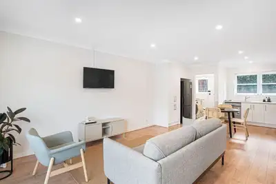 Image de Prime Location 2 Bed Renovated in Royston Park