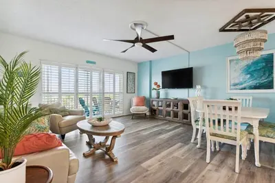 Image de Beachside Bliss: 2-Bedroom Apartment Near the Ocean