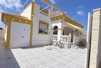 Image de Maison super bien située avec une piscine communautaire