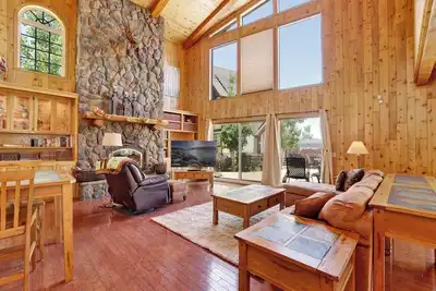 Image de Lakefront Village Castle w/ Boat Dock Access