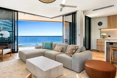 Image de Absolute Beachfront Luxury Apartment