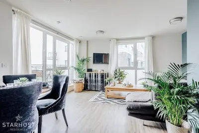 Image de Starhost Residences Stunning 2 Bedroom Apartment With Marina Views