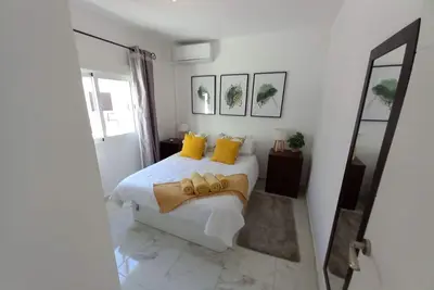 Image de Unbeatable location, discover the perfect 2 Bed Apartment in Villamartin Plaza