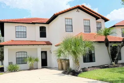 Image de Superb spacious 5 Bedroom pool home