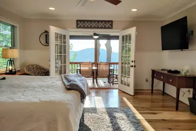 Image de Breathtaking home with Astonishing Mountain Panoramic Views!