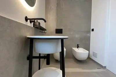 Image de contemporary and elegant apartment 3 minutes walk from seaside and city center