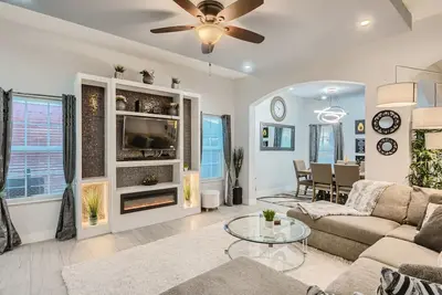 Image de Casa Bella Home - 4 beds/3baths with a Patio