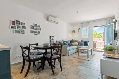 Image de Family apartment in Benalmadena with pool by Costarentals - Ref 218