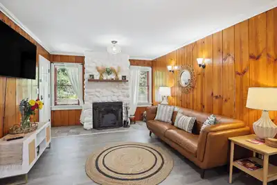 Image de Twin Peaks Vacation Rental with Hot Tub!