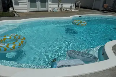 Image de Pool House! \nGreat large house for family vacation