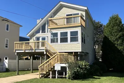 Image de Surfside Beach Cottage- steps from Virginia Beach Boardwalk!