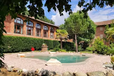 Image de Grape Court. Cellar Apartment.