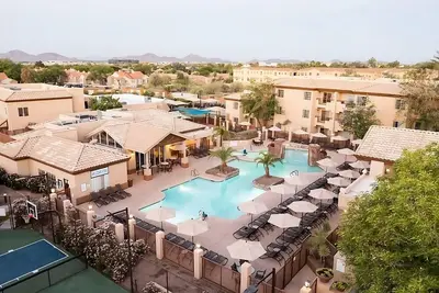 Image de Southwestern Charm Hideout! Full Kitchen, Outdoor Swimming Pool, Free Parking!