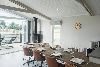 Image de The Riverside Lodge - Ukc4058
