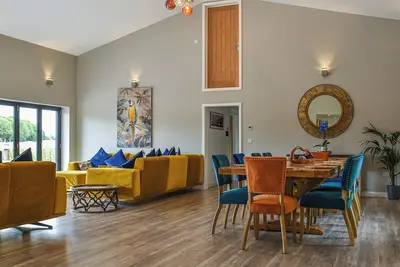 Image de 5 chambres Ă coucher Ă Diss