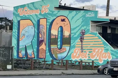 Image de Charming single-story home steps from the beach.