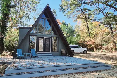 Image de Lakefront A-Frame in Millville, minutes to Njmp