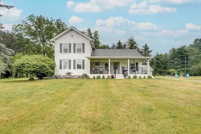 Image de Wolcottville Farmhouse: 18 Mi to Shipshewana