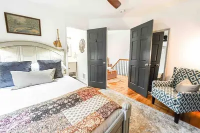 Image de Chalet at Harpers Ferry-Hot Tub, Rafting & More