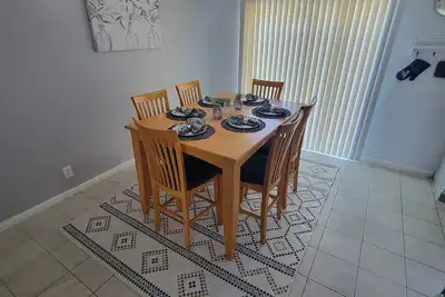 Image de Family-friendly, Less than 5 minutes from Kings Bay, water park huge backyard. \n