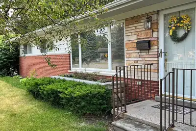 Image de Mid-century modern ranch for rent in the desirable neighborhood of Shelby Twp.
