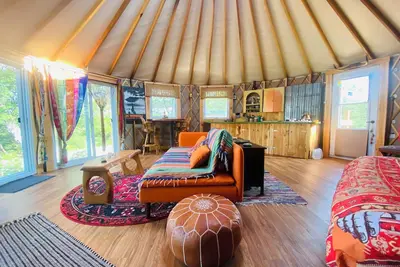 Image de Sky high yurt with amazing view of the river