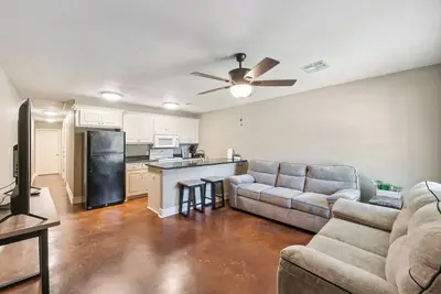 Image de Lovely Lake Charles Duplex in Central Location!