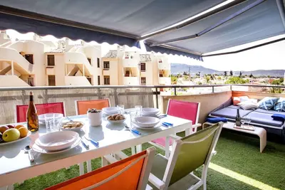 Image de Bel appartement pour 6 personnes avec Wifi, piscine, climatisation, Tv, terrasse et parking