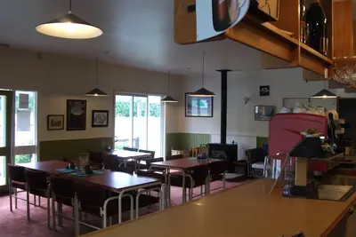 Image de Book A Pub! ! Sleeps Up To 26/Warm /Heaps Of Space/Self Contained/ /Family/Groups