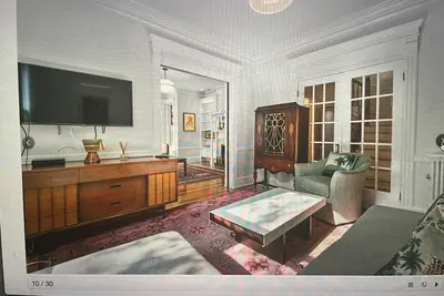 Image de Stylish 4 bed\/2. 5 bath across coveted Wooster Square.