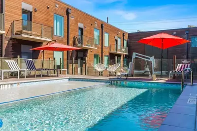 Image de Chic Condo Trendy Eastside Early Check-In!