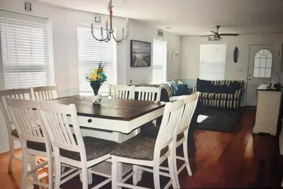 Image de Beautiful Wildwood Condo in a Great Location for the Beach & Boardwalk\nUnit B