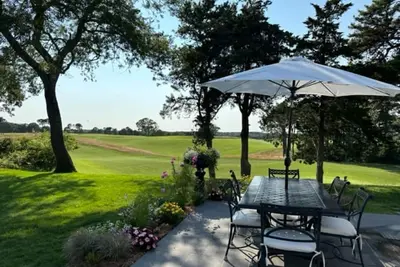 Image de Views of Eastward Ho Golf Course from the backyard!