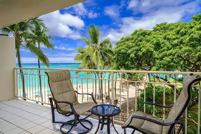 Image de Ocean View Luxury Rental at Waikiki Shore #303! Steps to Beach!
