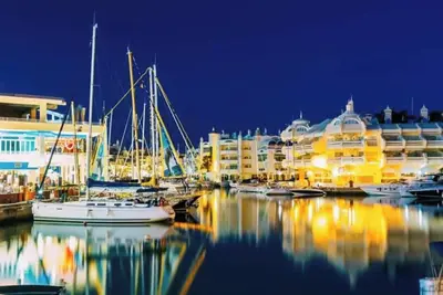Image de Atlantis Home Puerto Marina Puerto Deportivo Benalmádena - 1 Minuto De La Playa