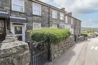 Image de Bodalaw, character holiday cottage, with open fire in Trawsfynydd