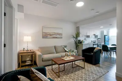 Image de Adorable 1 bedroom suite - 8mins from West Edmonton Mall