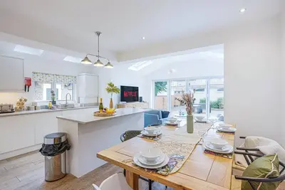 Image de Central House - Sleeps 8 - Free Parking - FastWifi