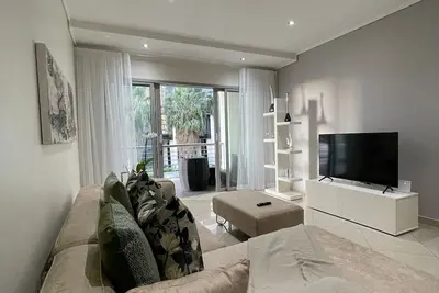 Image de Jade Apt lies in a harmonious fusion of natural beauty, exclusive residences