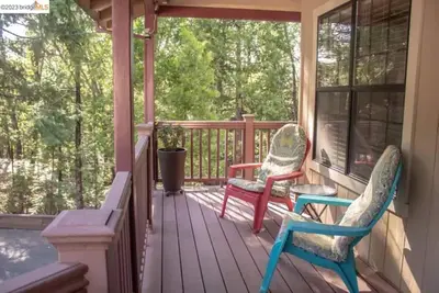 Image de Mountain House and National Forest Peacefulness