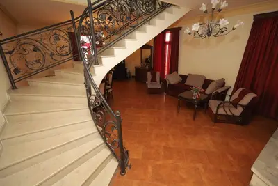 Image de Duplex Apartment with Fireplace