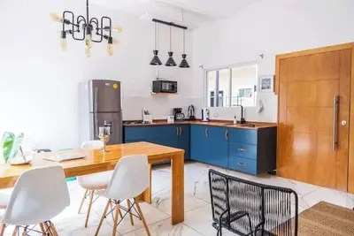 Image de ¡casa Principal con JardĂn en el CorazĂłn de la Ciudad!