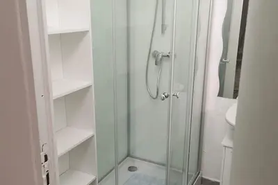 Image de Location de lits dans de grandes chambres refaits à neuf.