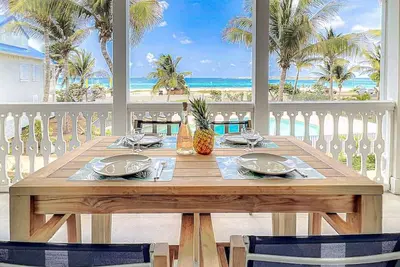 Image de Eden Bleu, accès direct plage Orient Bay, piscine
