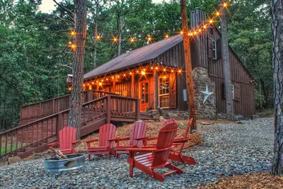 Image de Bison Ridge Resort 3br Cabin on 17 acres w hot tub and firepit, pets Ok