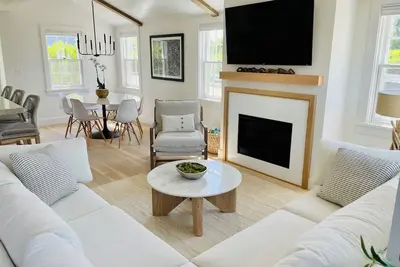 Image de Charming new construction 4br cottage in town