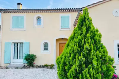 Image de Maison avec piscine et grand jardin Ă Castres, entre Albi et Carcassonne!