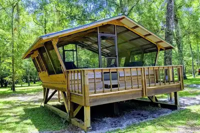 Image de Serenity Springs On The Suwannee Tree House #1